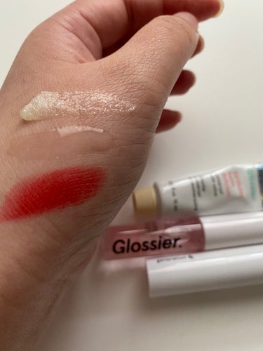 Glossier. Balm Dotcomのクチコミ「Glossier.
Lip Gloss
Balm Dotcom
Generation G Li.....」（2枚目）