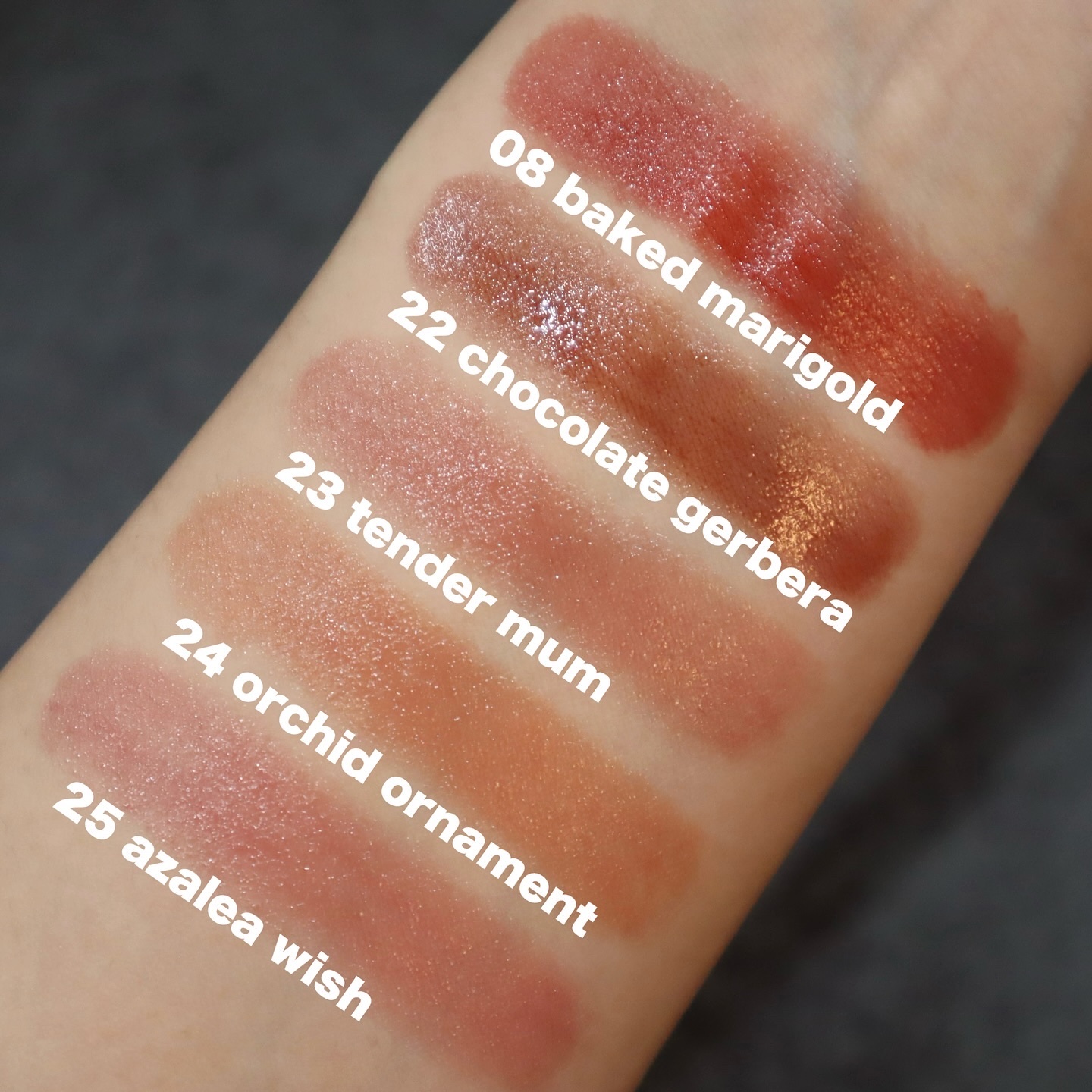 ジルスチュアート　リップブロッサム グロウ 24 orchid ornament/JILL STUART/口紅を使ったクチコミ（2枚目）