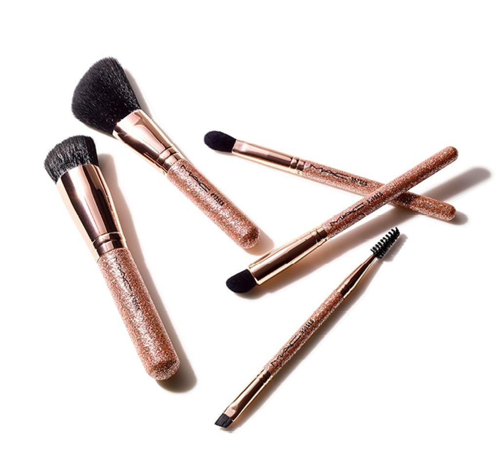 試してみた】M・A・C ブラシ ウィズ ザ スターズ キットのリアルな