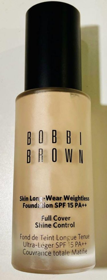 BOBBI BROWN スキン ロングウェア ウェイトレス ファンデーション SPF 15 (PA++)のクチコミ「BOBBI BROWN　スキン ロングウェア ウェイトレス ファンデーション SPF 15

.....」（1枚目）