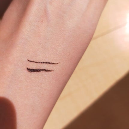 スキルレスライナー/LUMIURGLAS/リキッドアイライナーを使ったクチコミ(2枚目)