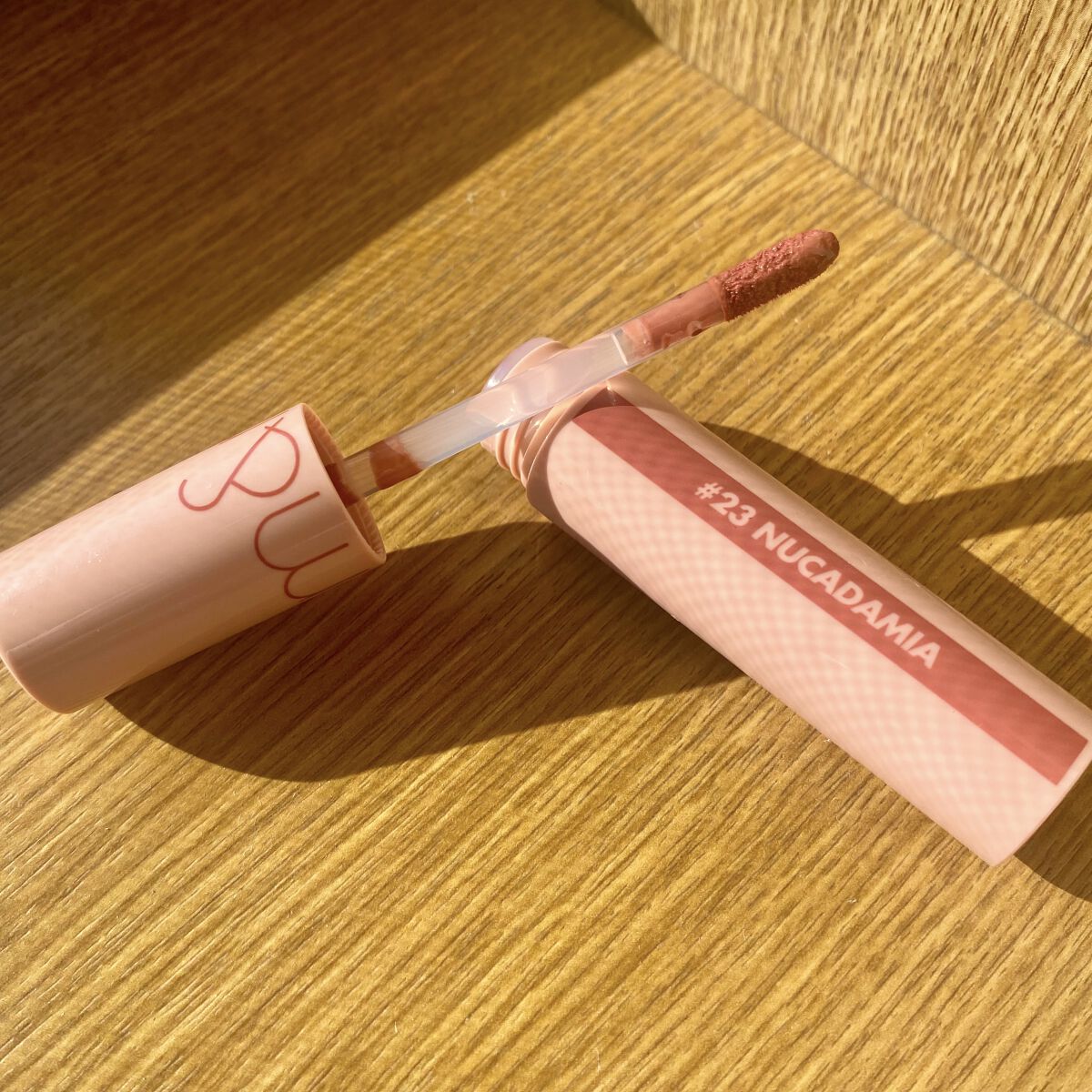 ジューシーラスティングティント/rom&nd/リップティントを使ったクチコミ（2枚目）