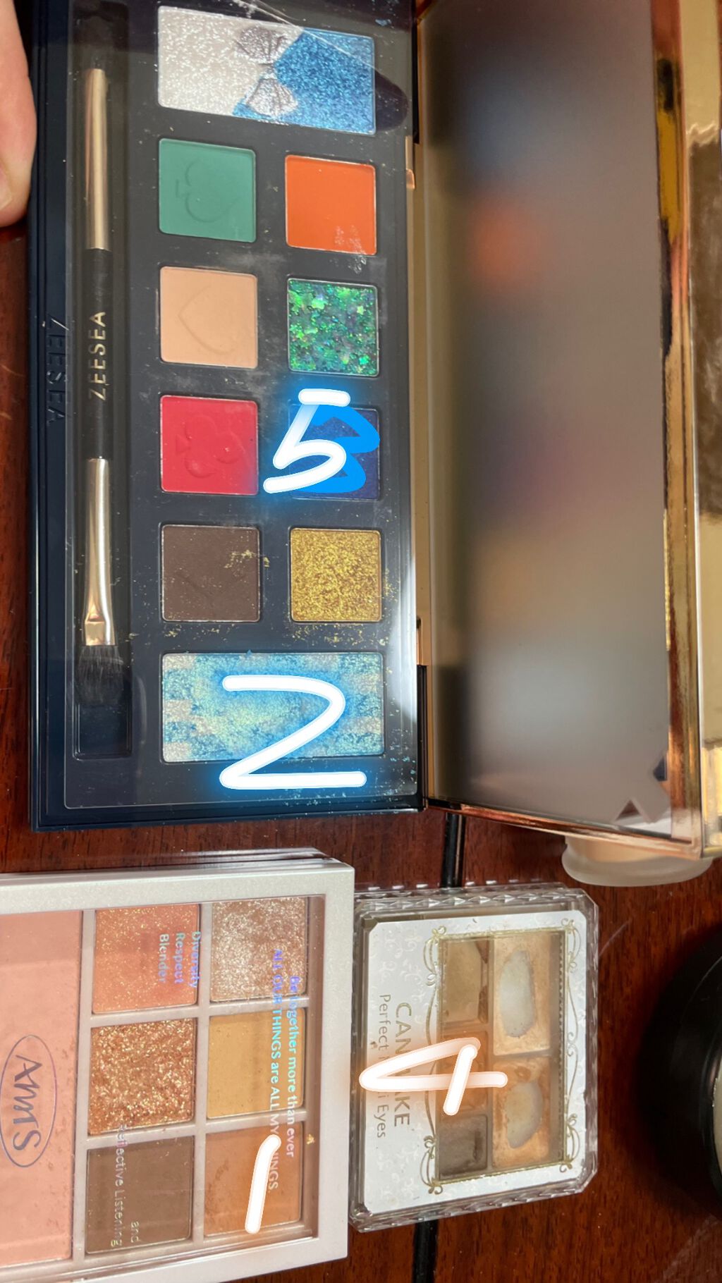 アリスドリームランドシリーズ 12色アイシャドウパレット（ZEESEA×大英博物館）/ZEESEA/アイシャドウパレットを使ったクチコミ（1枚目）