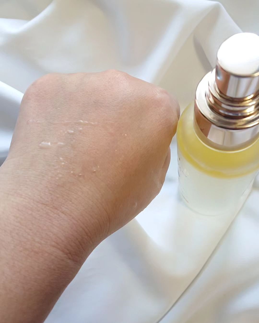 ダルバ ホワイトトリュフファーストスプレーセラム/ダルバ/ミスト状化粧水を使ったクチコミ（3枚目）