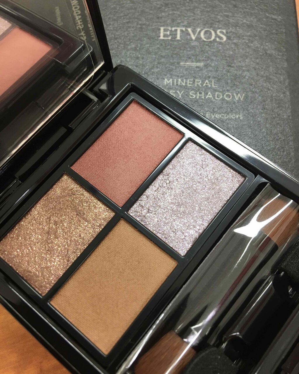 これぞ捨て色なしの秋色シャドウ🍂



【ETVOS ミネラルクラッシィシャドー】
個数限定🍄ヴィンテージグリッター



スモーキーなレッドブラウンとキャメルが秋冬メイクにぴったり💕

パープルグレーとゴールドブラウンのグリッターは