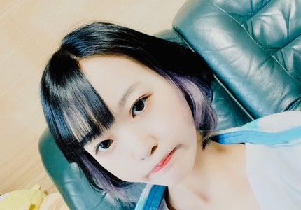 まいもっ! on LIPS 「黒髪にして初めて髪を巻いていみた!!インナーカラーが見えるよう..」(2枚目)