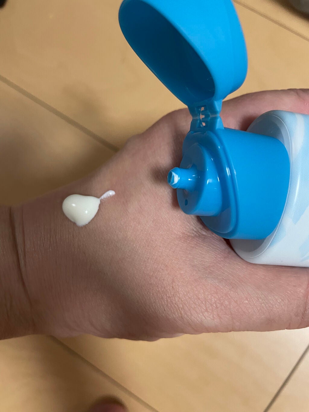 ビオレUV アクアリッチ ライトアップエッセンス/ビオレ/日焼け止めクリームを使ったクチコミ(2枚目)