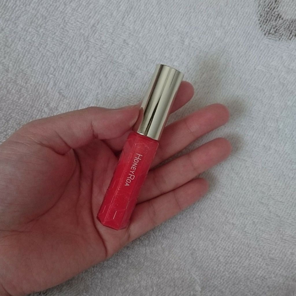 ハニーラスター r/ROAlív/リップグロスを使ったクチコミ(1枚目)