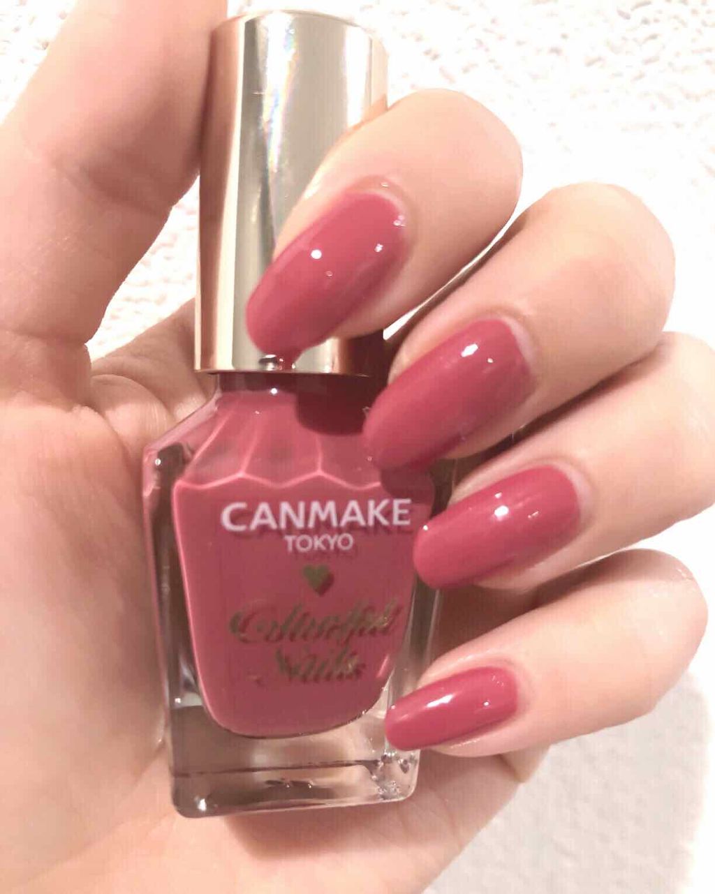 カラフルネイルズ N06 ラズベリーミルク/キャンメイク/マニキュアを使ったクチコミ（2枚目）