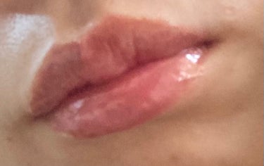 Fujiko 朝可愛グロスのクチコミ「唇の写真あり。


はじめはなんか微妙？可もなく不可もなくとか思ってたけど、ほんのり血色良くな.....」（2枚目）
