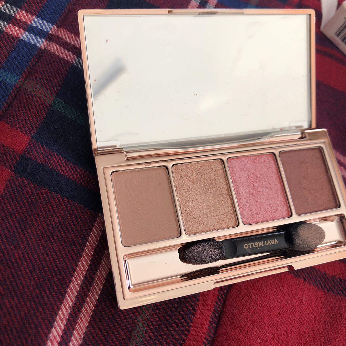 バレンタインボックスミニ ローズ/VAVI MELLO/アイシャドウパレットを使ったクチコミ（1枚目）