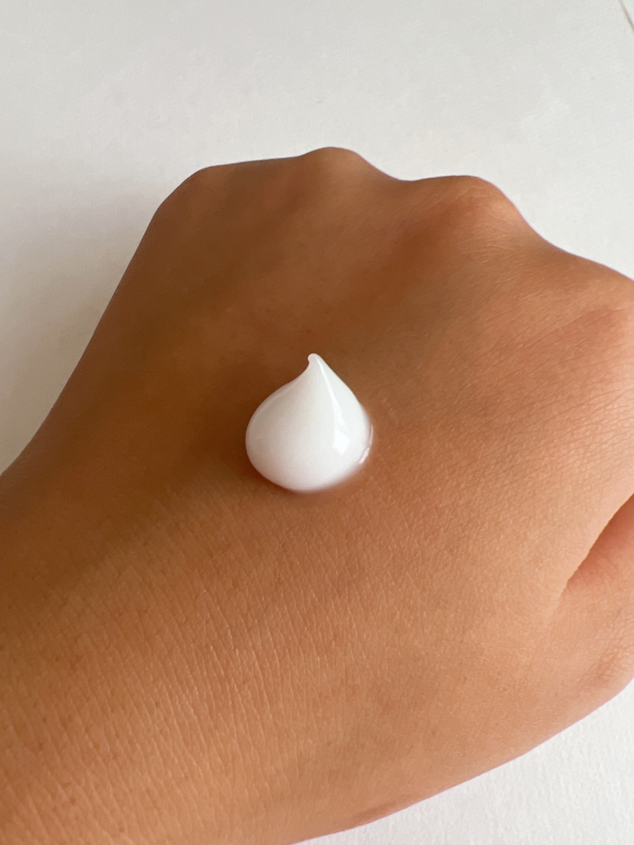 くらしリズム ボディケアローションW 高保湿タイプ/KUMANO COSMETICS/ボディローションを使ったクチコミ（3枚目）