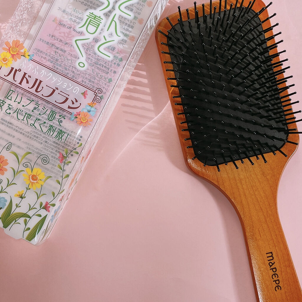 マペペ ふかふかクッションのパドルブラシのクチコミ「［マペペ ふかふかクッションのパドルブラシ］

コスパ高いパドルブラシ💆🏻‍♀️
lipsのは.....」（1枚目）