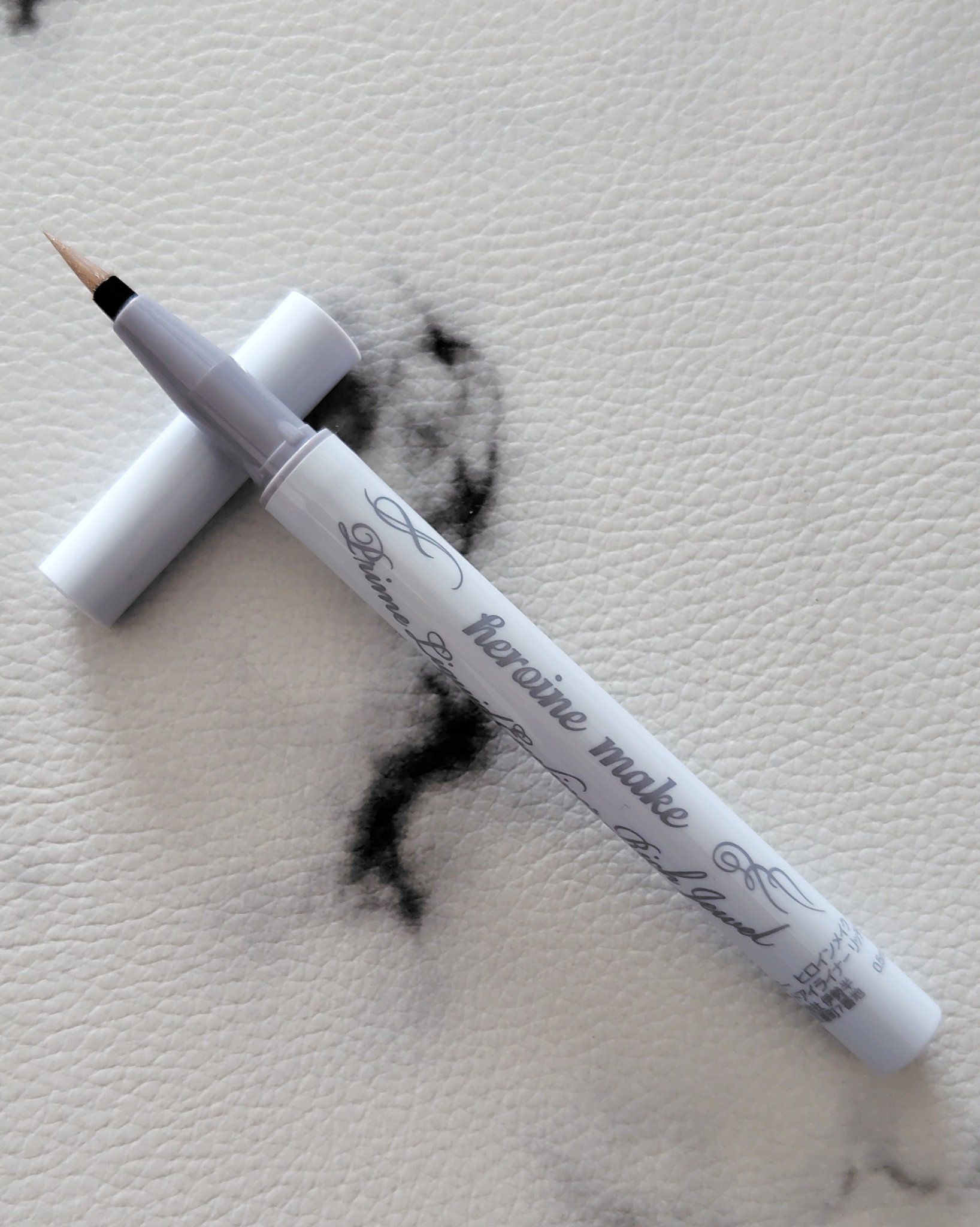 プライムリキッドアイライナー リッチジュエル 10 コールドムーン/ヒロインメイク/リキッドアイライナーを使ったクチコミ（2枚目）