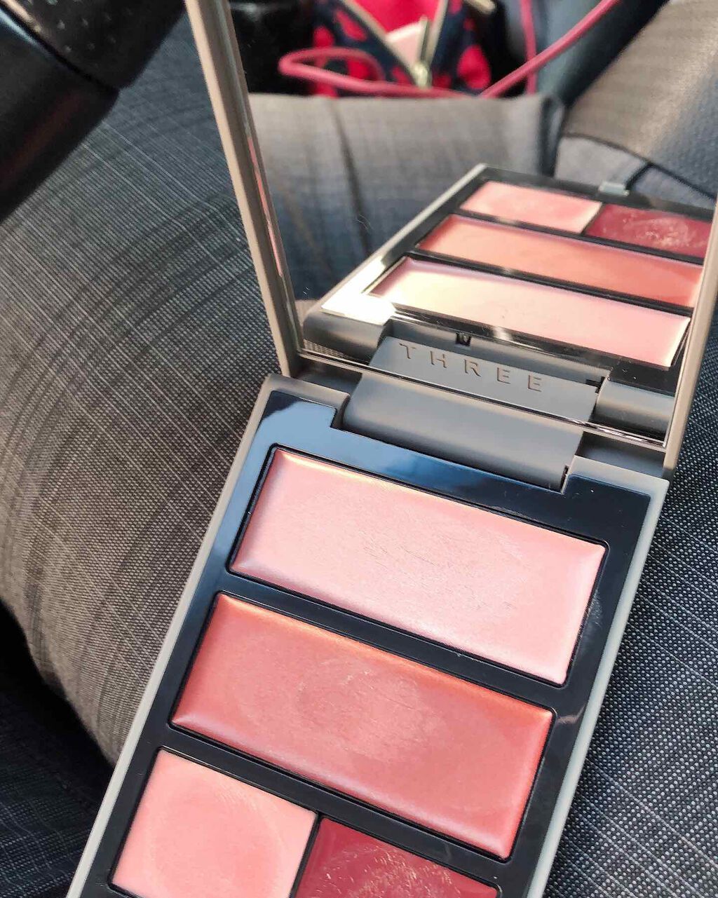 グローフリーダムパレットライジング/THREE/クリームハイライトを使ったクチコミ（1枚目）