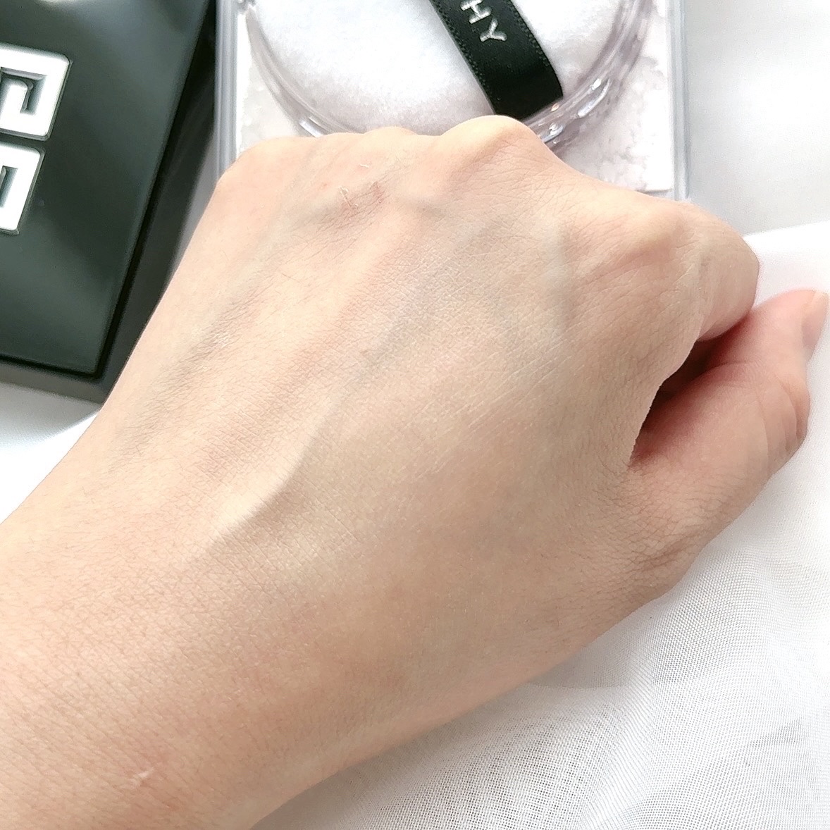 プリズム・リーブル/GIVENCHY/ルースパウダーを使ったクチコミ（2枚目）