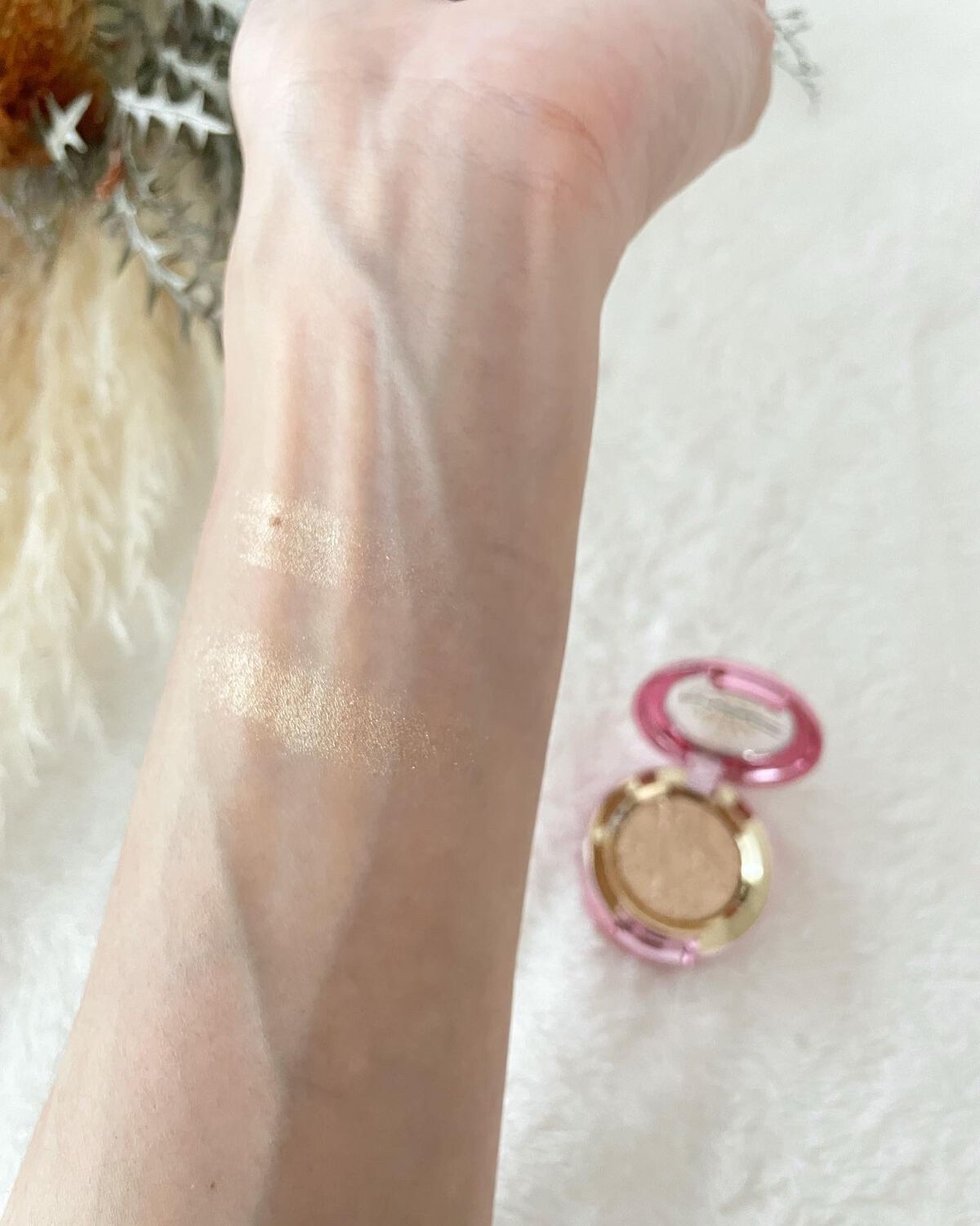 スパークラー アイシャドウ ドント バースト マイ バブリー/M・A・C/単色アイシャドウを使ったクチコミ（3枚目）