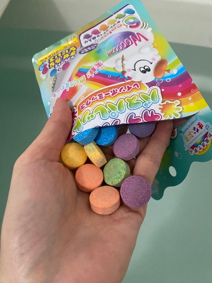 カラフル バスパレット レインボーミックス/まなぶろ/炭酸系入浴剤を使ったクチコミ(3枚目)