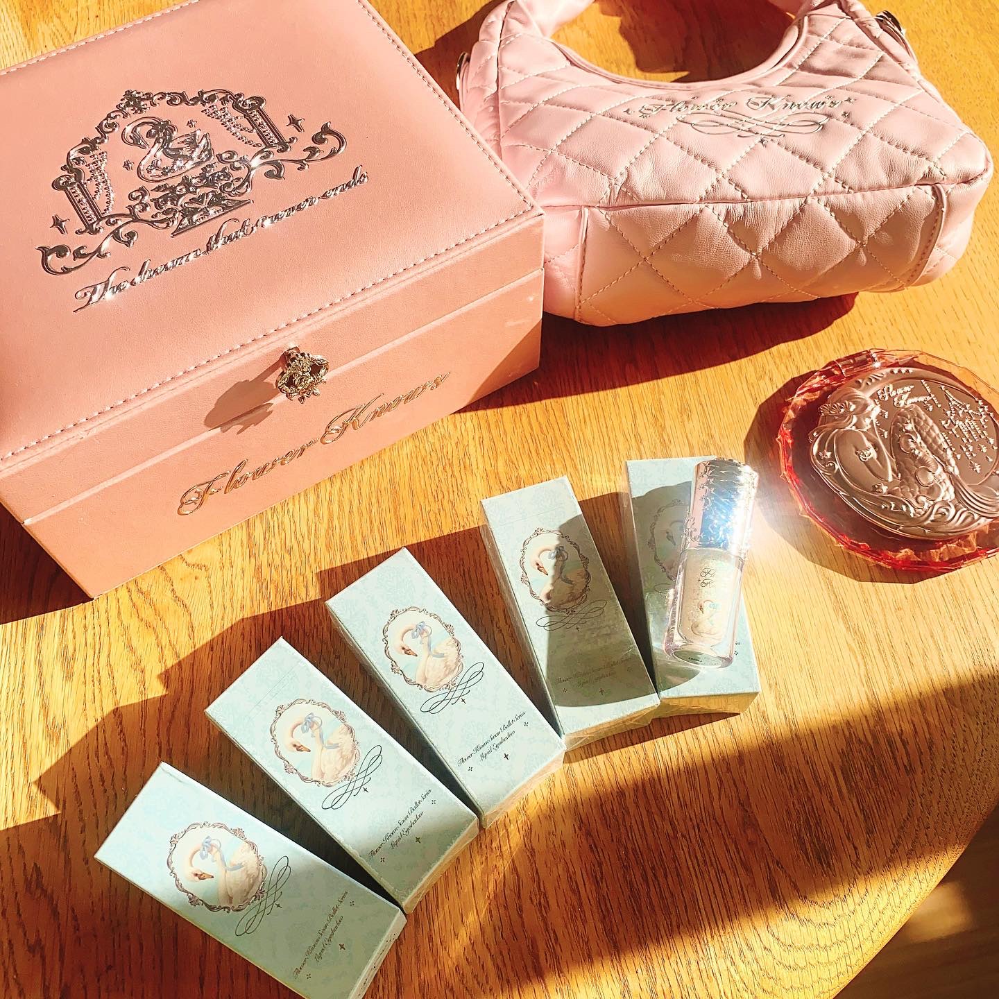 フラワーノーズ スワンバレエシリーズ リキッドアイシャドウ/FlowerKnows/リキッドアイシャドウを使ったクチコミ（2枚目）