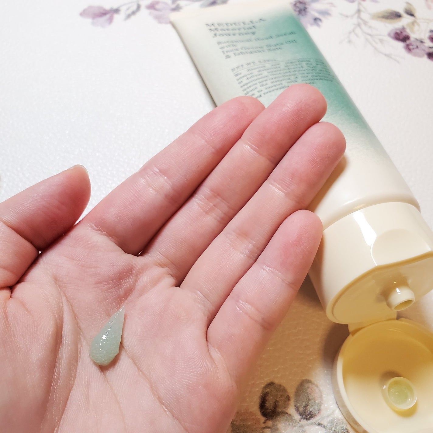 メデュラ マテリアルジャーニー ボタニカルヘッドスクラブ/MEDULLA/頭皮ケアを使ったクチコミ(3枚目)