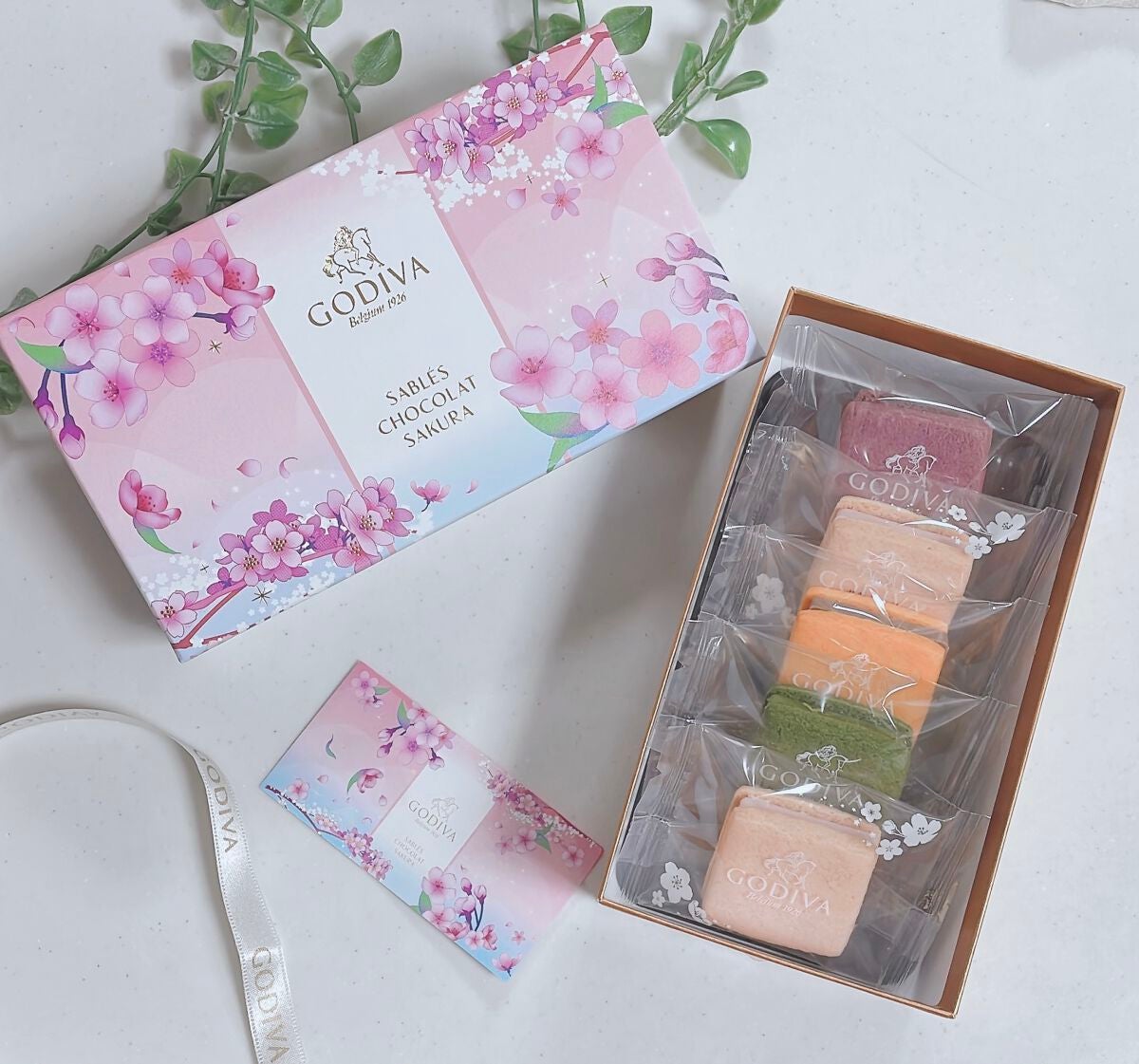 kaokao4144 on LIPS 「我が家に期間限定🌸春らしいサブレショコラの贈り物が届きました✨..」(1枚目)