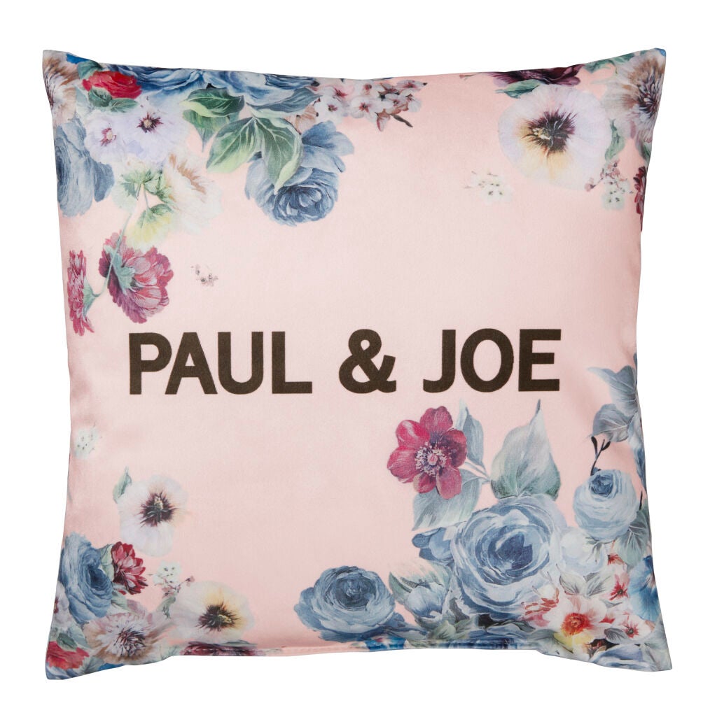 PAUL & JOE BEAUTE公式アカウント on LIPS 「こんにちは💓もうすぐクリスマス🎄大切な人へのギフト選びと同時に..」(2枚目)