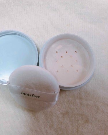 innisfree ノーセバム モイスチャーパウダーのクチコミ「★innisfree★
フェイスパウダー
◎Moisture Powder
◎Pore Blu.....」（2枚目）