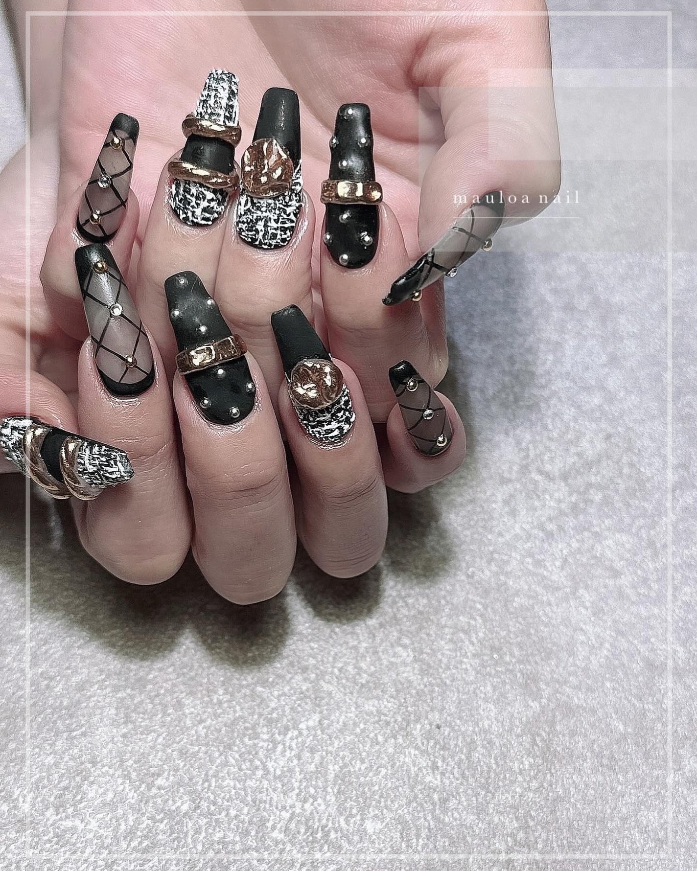 mauloa_nail on LIPS 「・ブラックツイード🖤いつもありがとうございます🥰・ネイルやり方..」(1枚目)