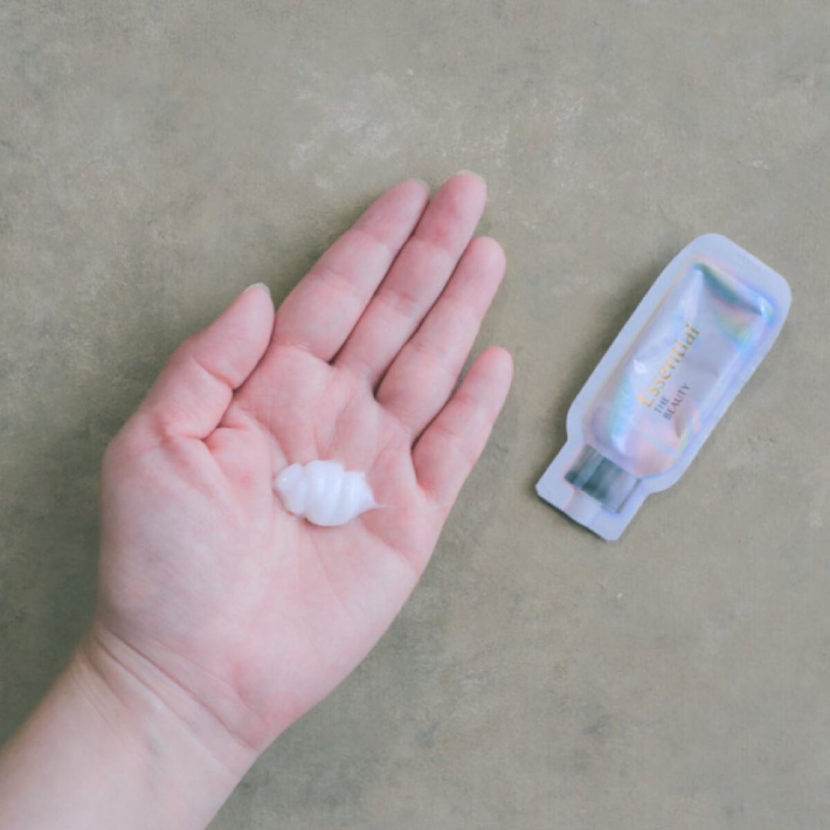 ザビューティ うるツヤチャージヘアパック/エッセンシャル/ヘアマスク・ヘアパックを使ったクチコミ(3枚目)