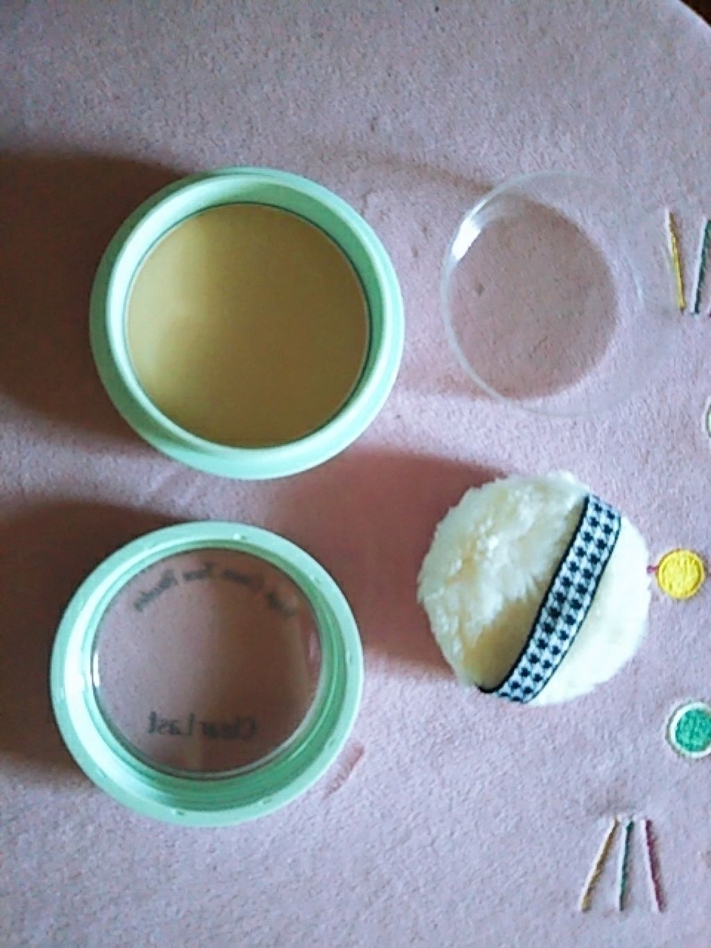 フェイスパウダー 薬用オークル/クリアラスト/プレストパウダーを使ったクチコミ(2枚目)