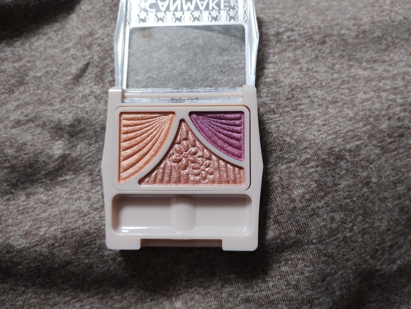 ジューシーピュアアイズ/キャンメイク/アイシャドウパレットを使ったクチコミ(1枚目)