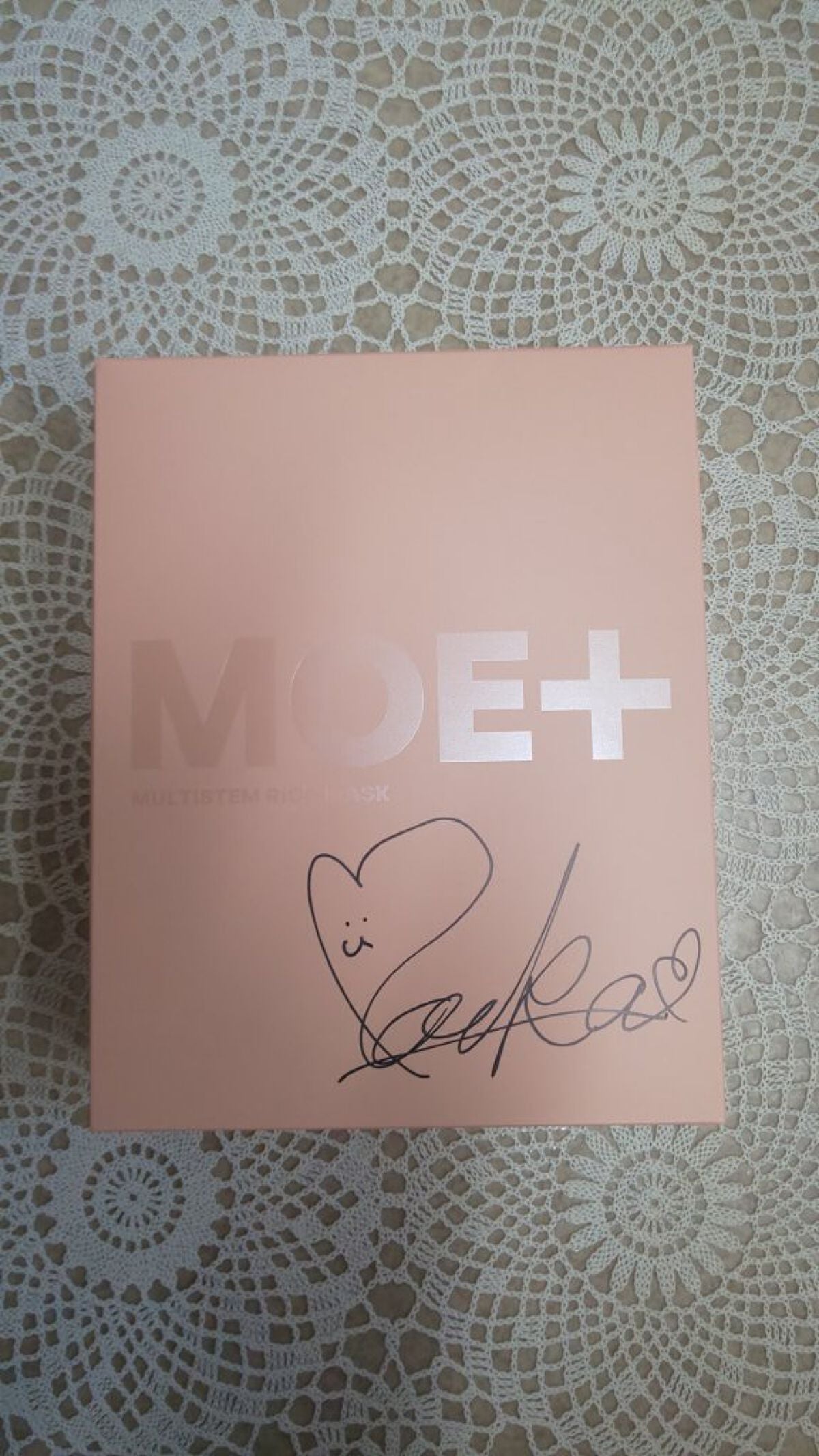 w on LIPS 「美容通の野崎萌香さんがプロデュースされた、フェイスマスク💡☝️..」(1枚目)