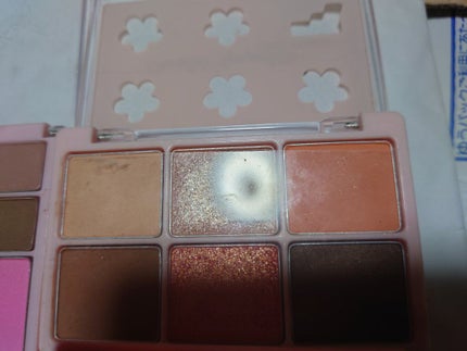 心音 ここね on LIPS 「コスメの断捨離投稿🗑韓国コスメには製造年月日か使用期限がだいた..」(4枚目)