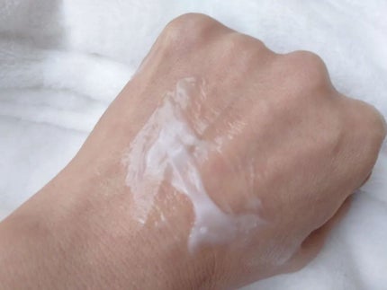 seiko_official on LIPS 「気になる箇所に塗って寝るだけ💤朝のもちもちが嬉しい✨◆asbe..」(4枚目)