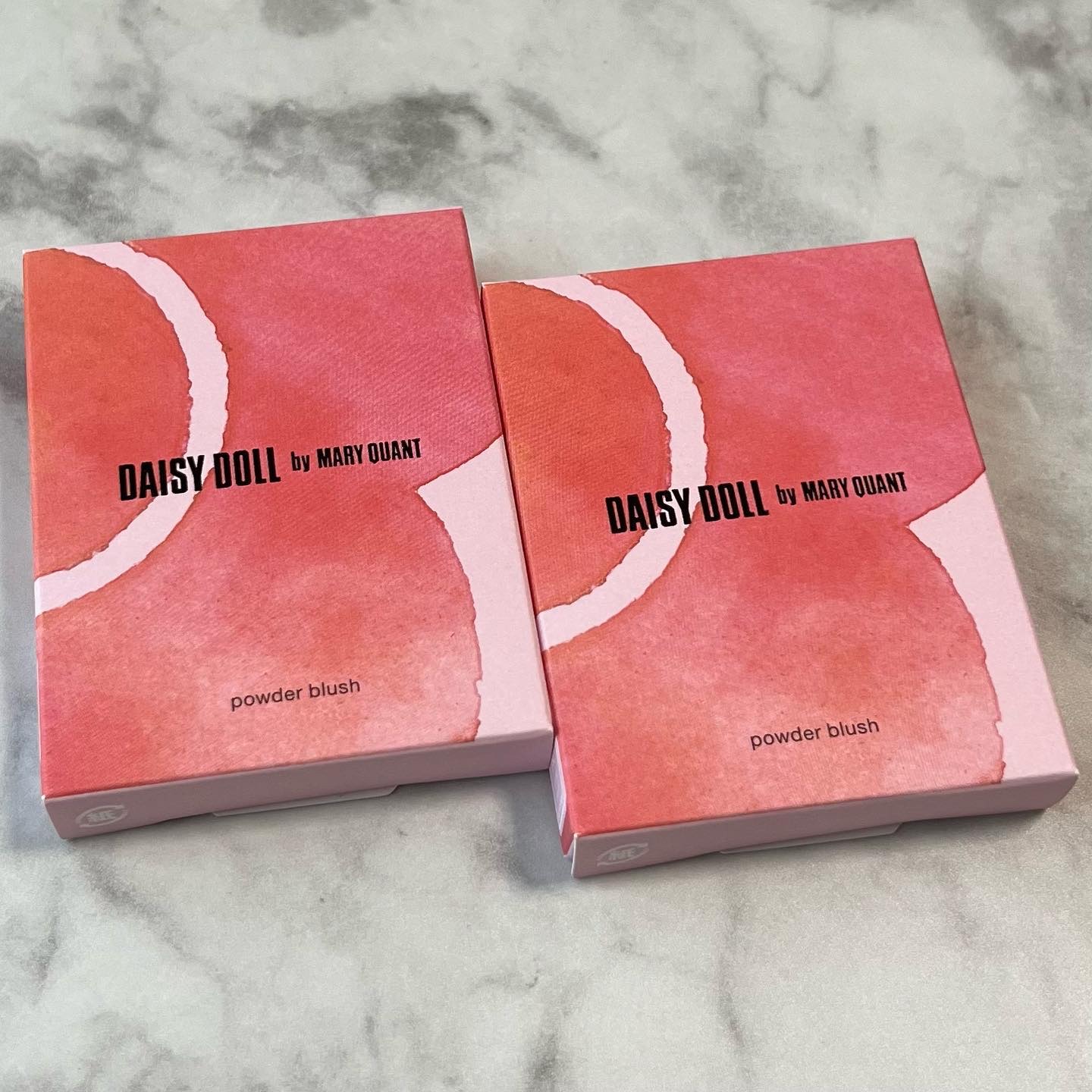 パウダーブラッシュ/DAISY DOLL by MARY QUANT/パウダーチークを使ったクチコミ（2枚目）