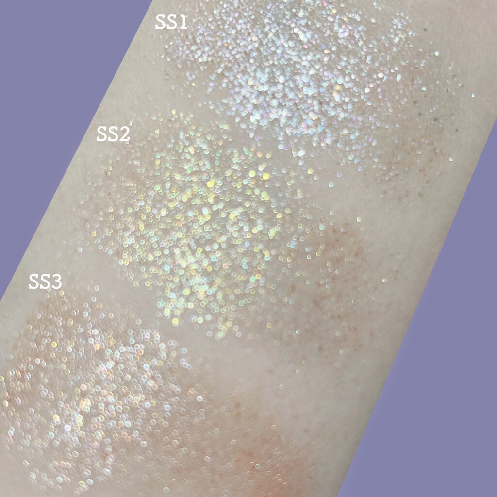 ムンユ on LIPS 「華やかなパールのアイシャドウ💫💫使いやすいスティック型で初心者..」(3枚目)