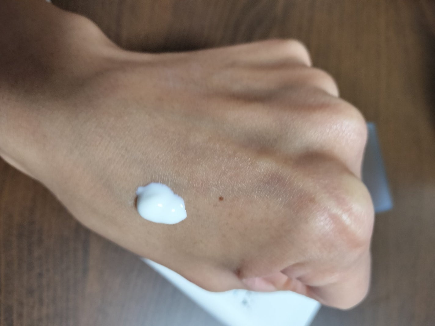 ヒアルーシカ ウォーターフィット サンセラム/SKIN1004/日焼け止めローションを使ったクチコミ(2枚目)