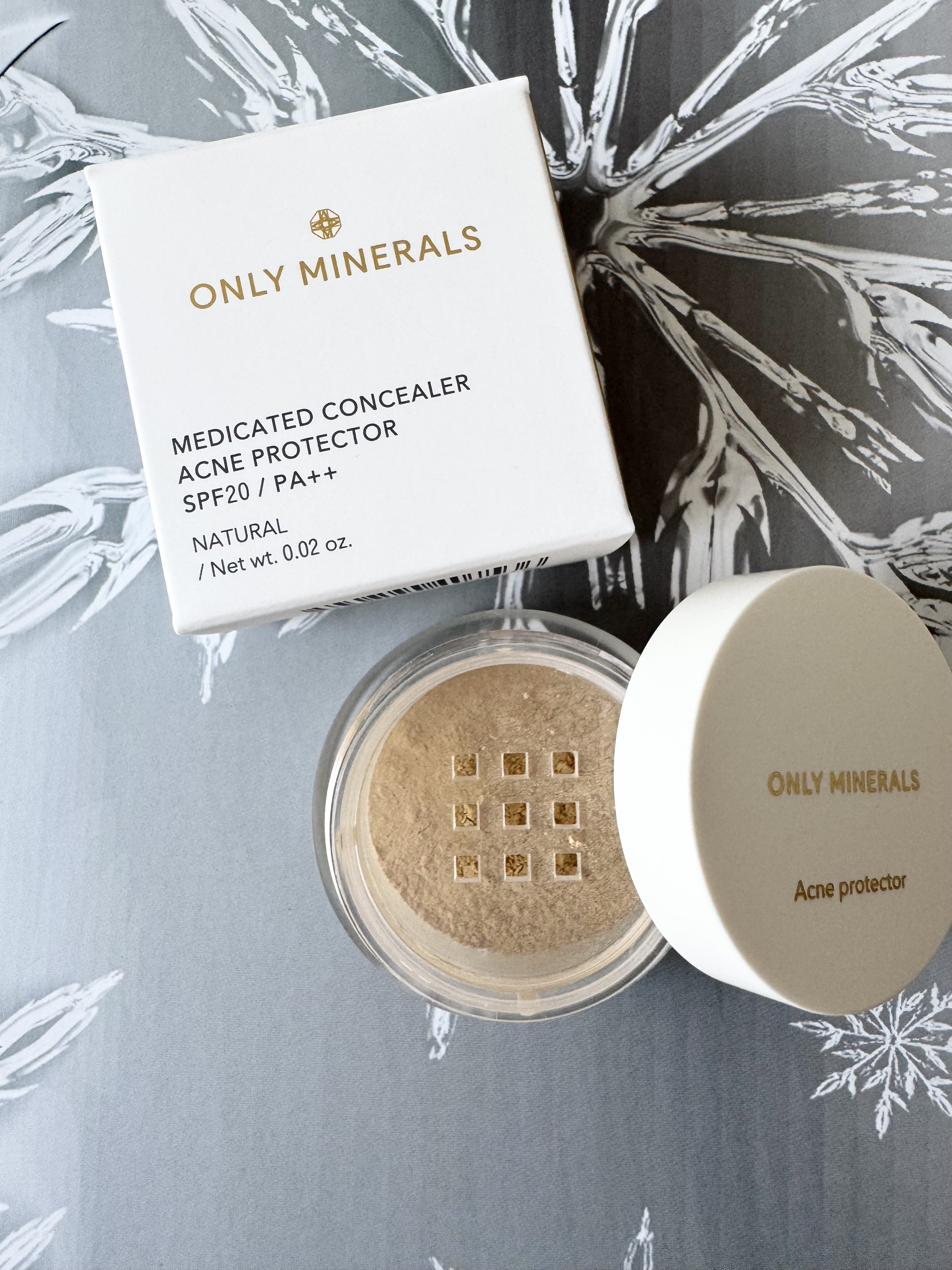 薬用コンシーラー アクネプロテクター/ONLY MINERALS/パウダーコンシーラーを使ったクチコミ（2枚目）