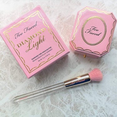 ダイヤモンドライト マルチユース ハイライター/Too Faced/ハイライトを使ったクチコミ（2枚目）