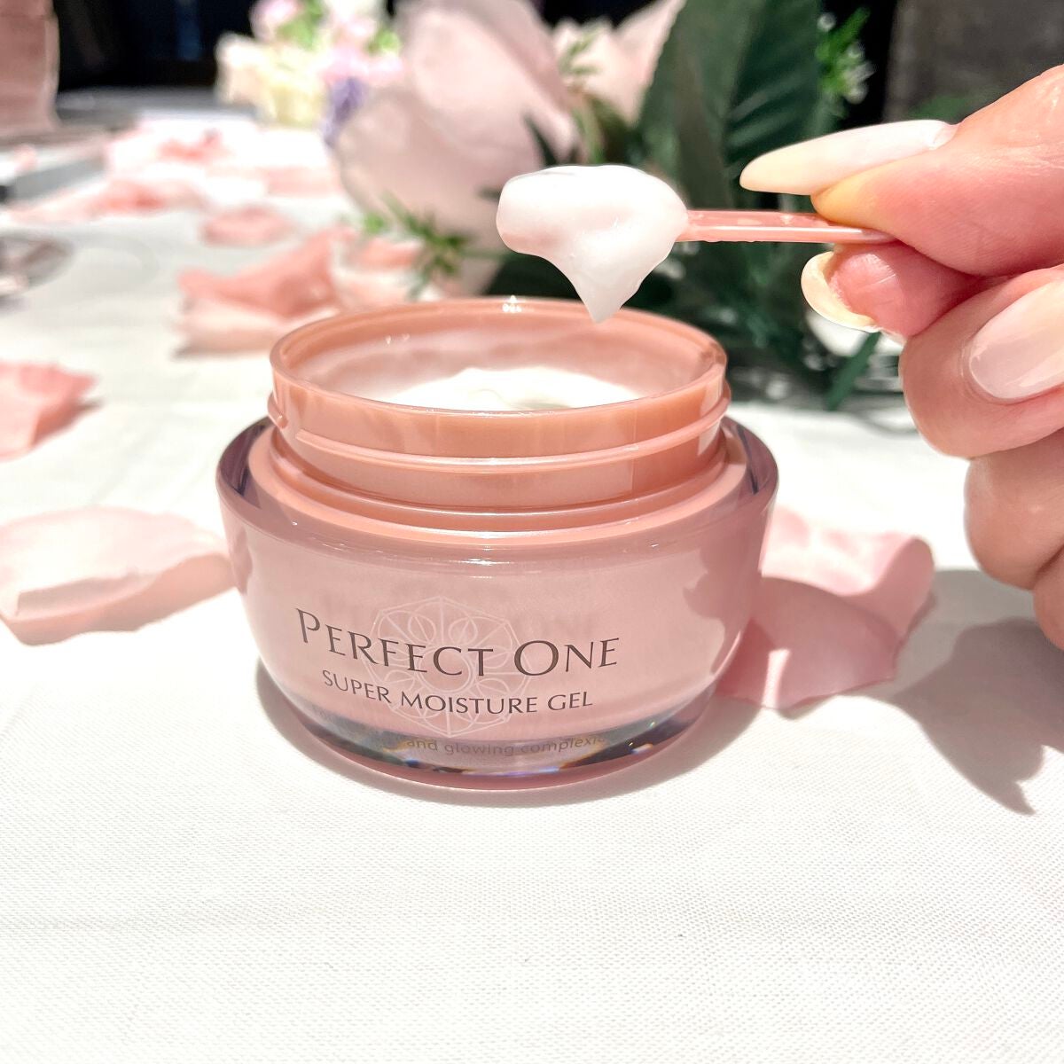 試してみた】スーパーモイスチャージェル/パーフェクトワン | LIPS