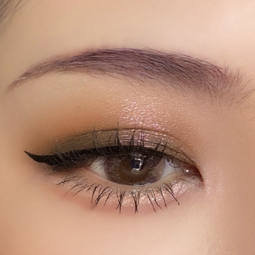 リュクスアイシャドウ L01 インカンデスント【限定パッケージ】/BOBBI BROWN/単色アイシャドウを使ったクチコミ（3枚目）