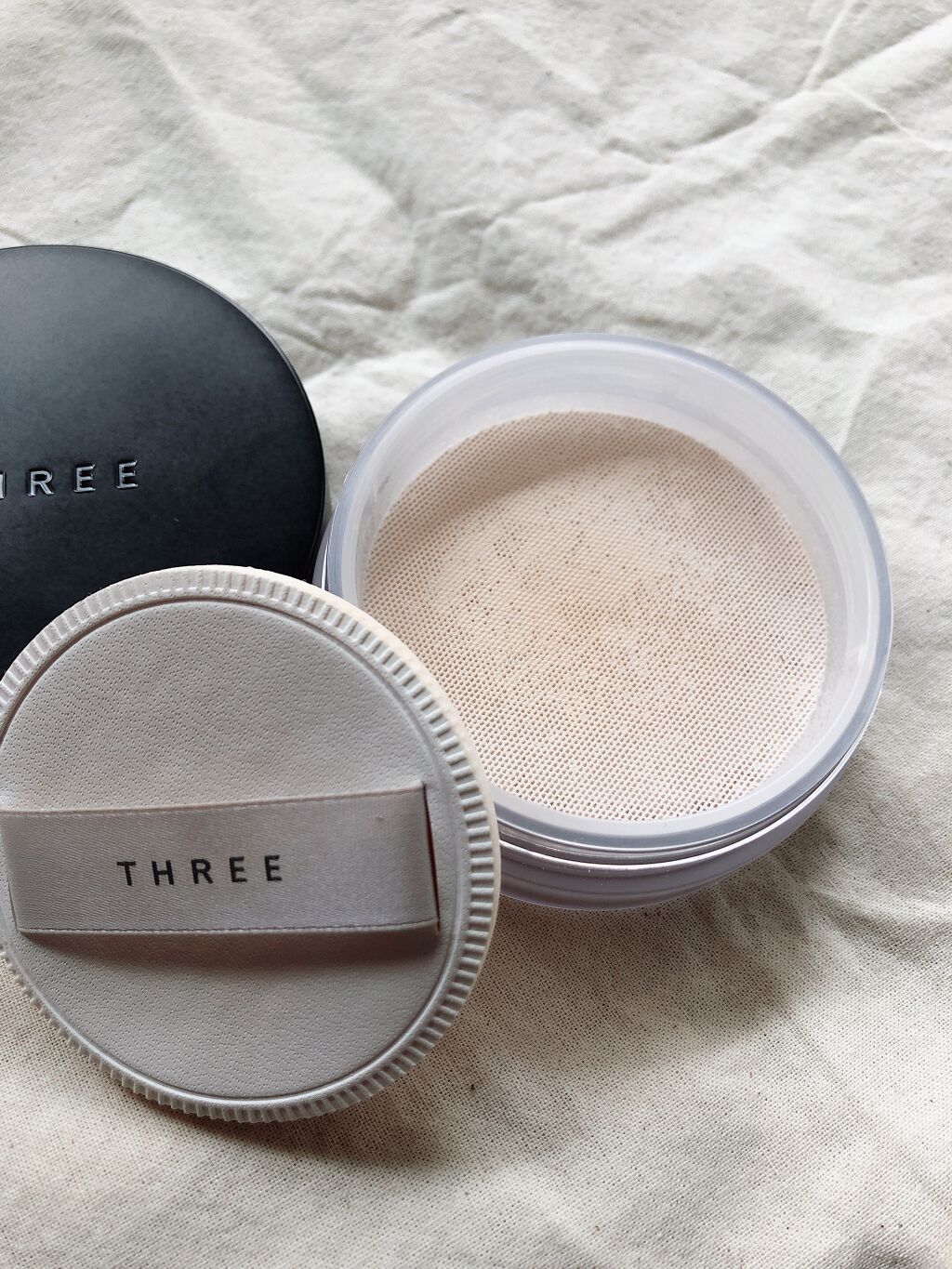 アドバンスドエシリアルスムースオペレーター ルースパウダー/THREE/ルースパウダーを使ったクチコミ(2枚目)