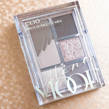 CLIO プロ アイパレット ミニのクチコミ「CLIOの大人気パレットがミニサイズに✨
仕上がり満点のベージュブラウンアイシャドウ🤎

#y.....」（2枚目）