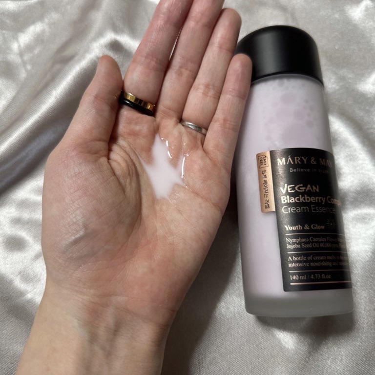 ヴィーガンブラックベリー コンプレックスクリームエッセンス/MARY&MAY/化粧水を使ったクチコミ（2枚目）
