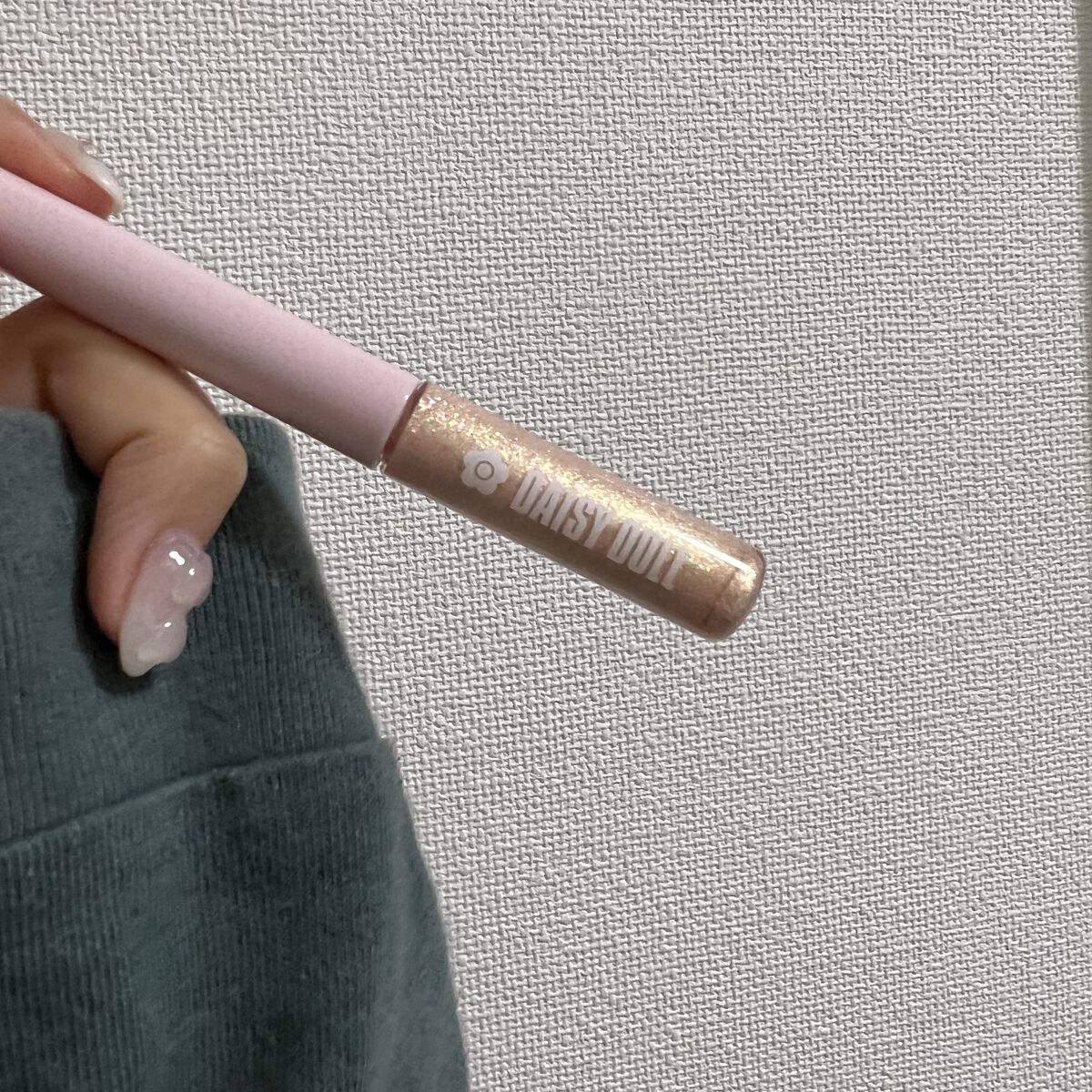 グリッター アイカラー GD-01 シャンパンゴールド/DAISY DOLL by MARY QUANT/リキッドアイシャドウを使ったクチコミ（3枚目）