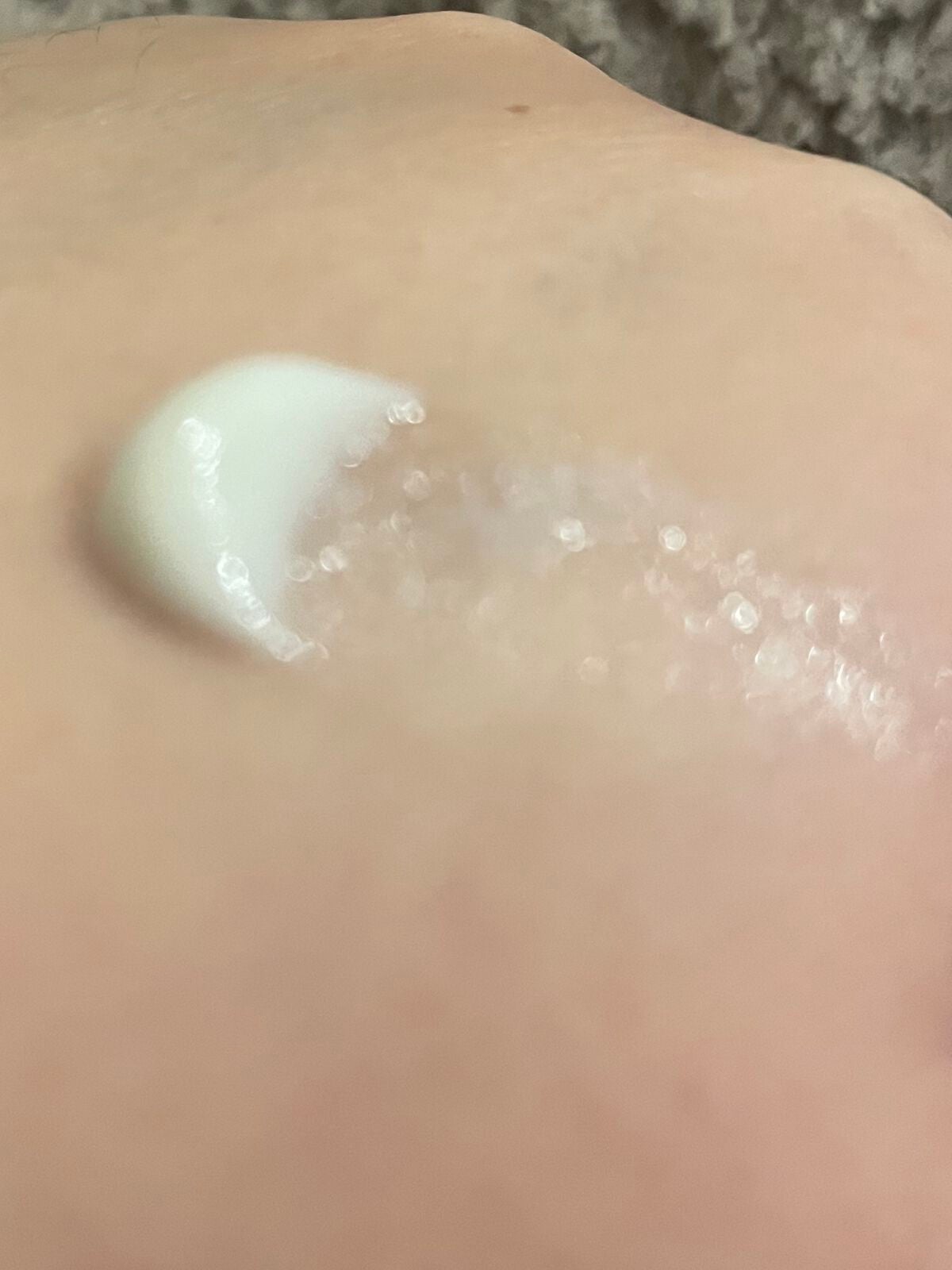 みり on LIPS 「ベスコスにカネボウの日焼け止め下地が入ってるけど、個人的にはこ..」(2枚目)