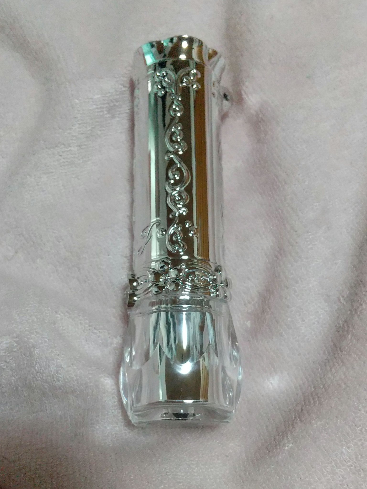 ジルスチュアート　リップブロッサム グロウ 19 anemone dazzle/JILL STUART/口紅を使ったクチコミ（3枚目）