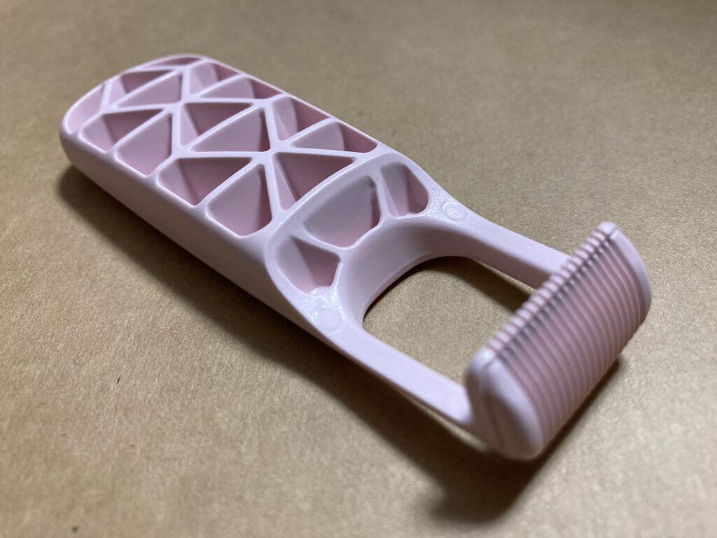 貝印 KTM-2BW　FEMINICARE 2本入のクチコミ「随分前ですが、LIPSのプレゼント企画で貝印のFEMINICARE 2本入が当たりました。

.....」（3枚目）