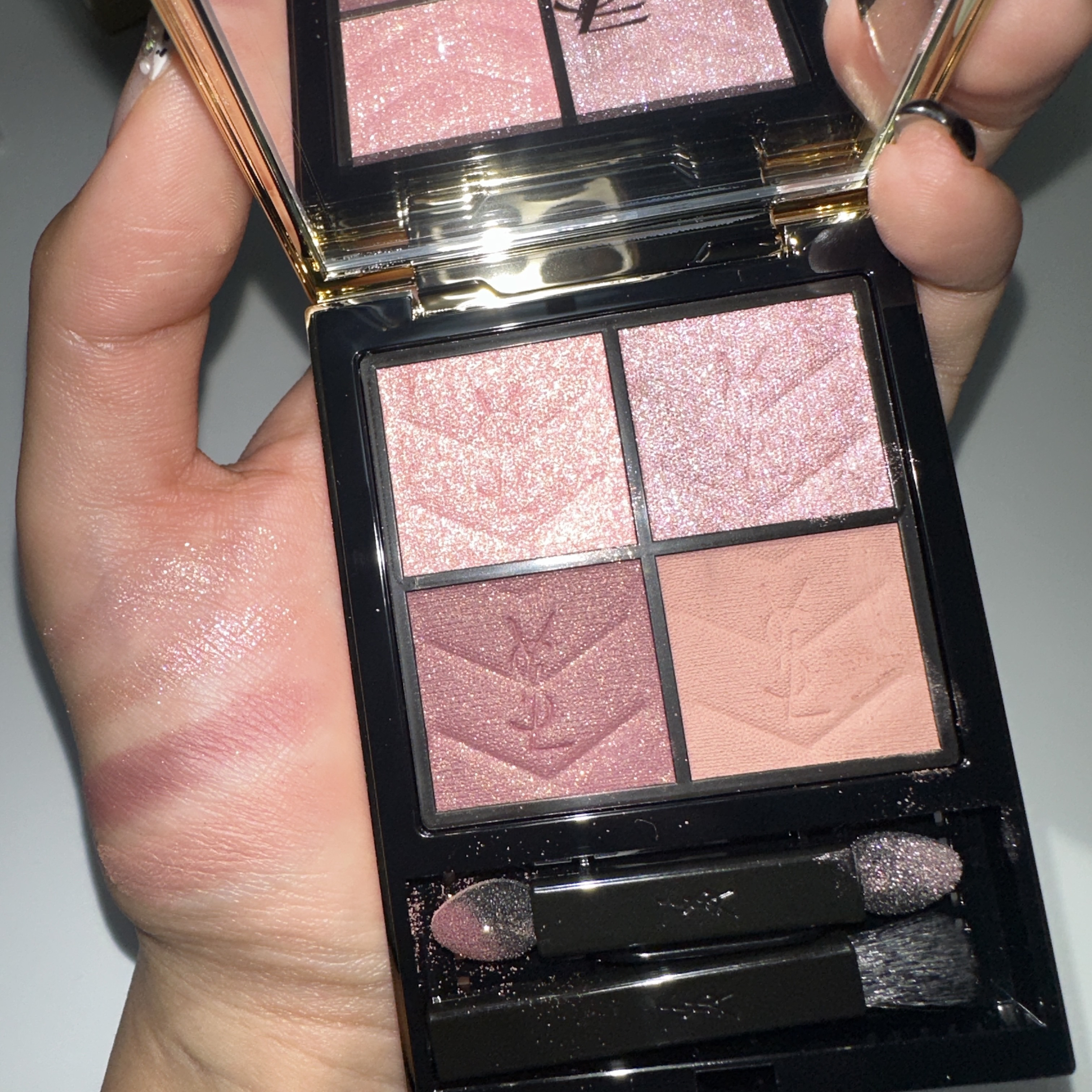 クチュール ミニ クラッチ/YVES SAINT LAURENT BEAUTE/アイシャドウパレットを使ったクチコミ（2枚目）