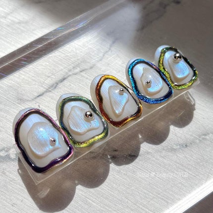 ぴよこれいと あうるす on LIPS 「マグネットうねうね。マットと水溜り。こちらのプリズムはベースに..」(3枚目)